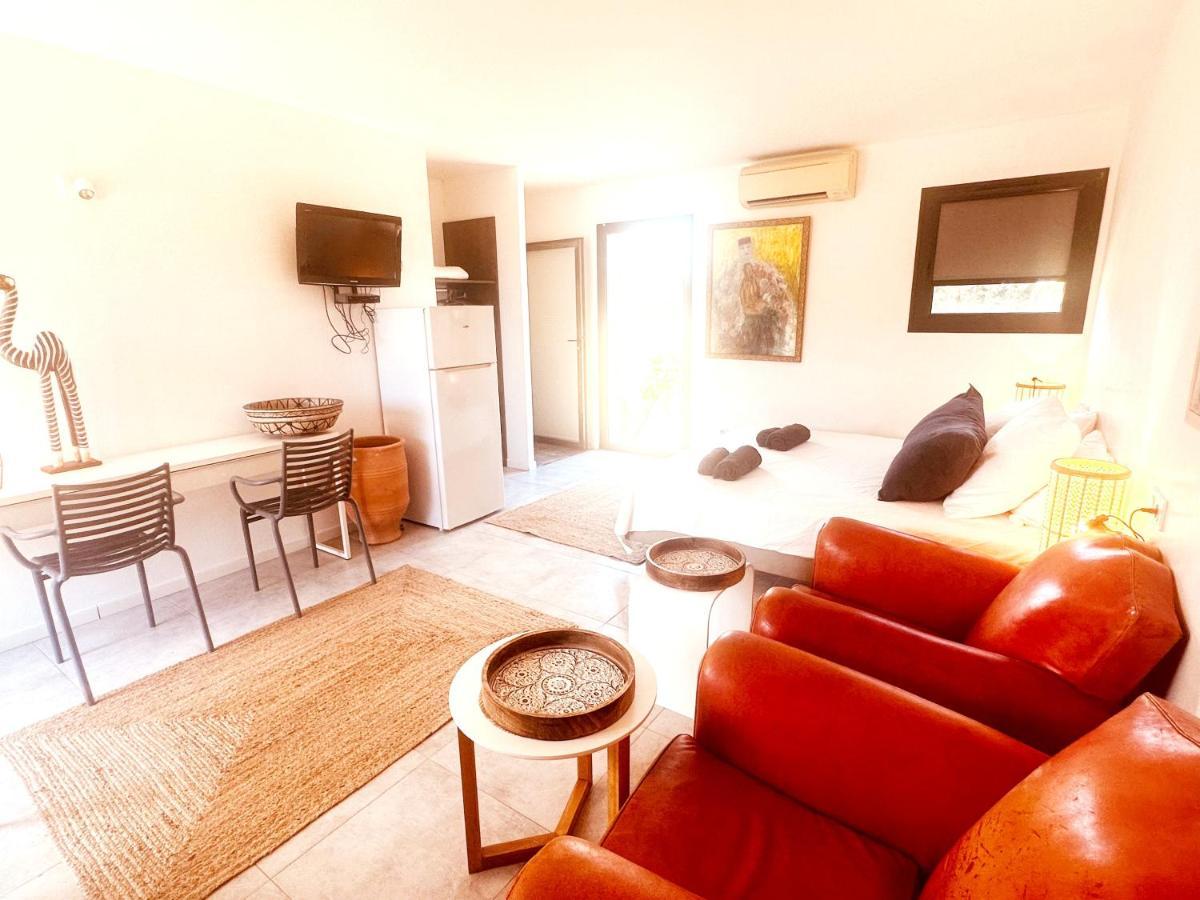 Les Madones Apartamento Nîmes Exterior foto
