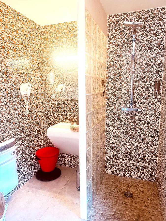 Les Madones Apartamento Nîmes Exterior foto