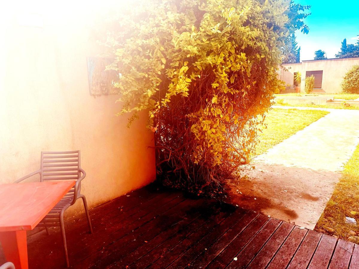 Les Madones Apartamento Nîmes Exterior foto