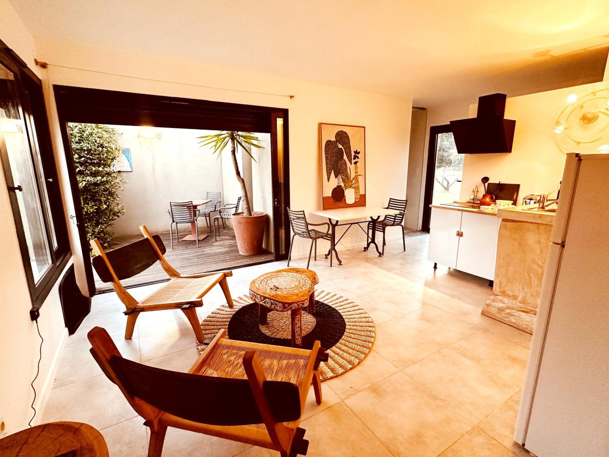 Les Madones Apartamento Nîmes Exterior foto
